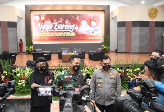 Pangdam Jaya dan Kapolda Metro Jaya saat diwawancarai awak media