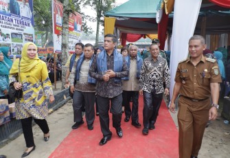 Tim Penilai Kecamatan Terbaik Tingkat Provsu saat Lakukan Penilaian di Kecamatan Air Batu
