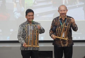 Dokumentasi: Peresmian pembukaan kegiatan Integrated Career Expo 2022 oleh Prof. Ir. I Gusti Nyoman Wiratmaja Puja, Ph.D., Rektor Universitas Pertamina dan Dr. Ir. Hariyadi B. Sukamdani, Ketua Umum APINDO.