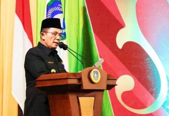 Gubernur Kepulauan Riau H. Ansar Ahmad saat menyampaikan Rancangan KUA PPAS APBD Perubahan 2022