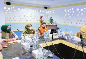 Rapat Pembahasan Pengisian Indeka Ketahanan Daerah (IKD), Selasa (19/07) di Ruang Rapat III Kantor Bupati Bintan. 