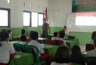 Wasbang dalam kegiatan Masa Pengenalan Lingkungan Sekolah (MPLS) siswa siswi baru di SMP Negeri 1 Atap 3 Desa Tumbang Pasangon, Kecamatan Kahut, Kabupaten Gunung Mas. 