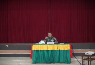 Kasrem 121/Abw saat Pimpin Rapat Anggota Luar Biasa