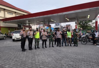 Kapolres Blitar Kota dan Dandim 0808 saat Cek Ketersediaan BBM di SPBU, Pastikan Stok dan Distribusi Aman