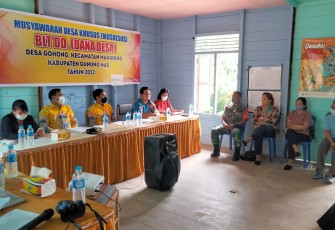 Babinsa Koramil Manuhing Dukung Program Pembangunan Desa 