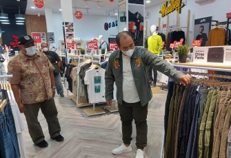 3Second Family Store 