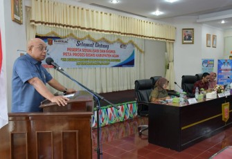 Sekdakab Agam Edi Busti menggelar sosialisasi peta proses bisnis di Aula Kantor Bupati Agam.