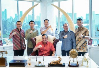 Bamsoet saat menerima kunjungan silahturahmi Danjen Kopassus Brigjen TNI Iwan Setiawan, di Jakarta, Selasa (26/4/22).