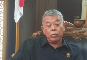 Ketua DPRD Jatim Kusnadi