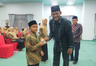 Bupati Aceh Timur H Hasballah Bin HM Thaib SH saat memberikan support