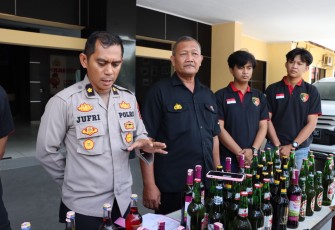 Ps. Kapolresta Bengkulu AKBP Andi Daddy Nurcahyo Widodo, S.Ik., melalui Kabag Ops Polresta Bengkulu Kompol Jufri, S.I.K didampingi P.s. Kasi Humas Polresta Bengkulu AKP Sugiharto, serta Kanit Pidum Ipda Rido Fajri, S.H dalam press conference hari ini (07/12/22) mengungkapkan dalam Ops Pekat Nala II yang di gelar, pihaknya berhasil menyita barang bukti sebanyak 1551 barang bukti.