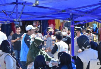 Polres Bintan saat lakukan Operasi Pasar Murah di Wilayah Kabupaten Bintan