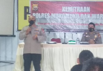 Kapolres Mukomuko saat Pamit Kepada Insan Media