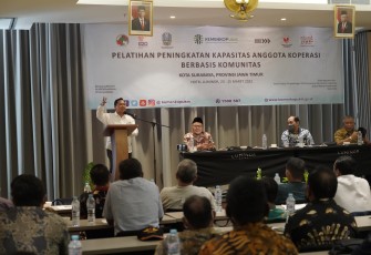 Pelatihan Peningkatan Kapasitas dan Kualitas SDM Perkoperasian PPKL dan Pelatihan Pengelola serta Pengurus Koperasi TKBM di Surabaya, Rabu (23/3). 