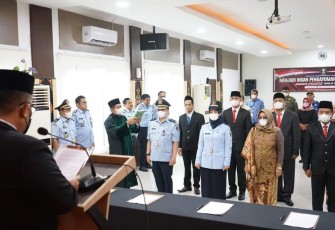 Dua ASN Satpol PP Damkar Dilantik dan diambil Sumpah menjadi PPNS oleh Kakanwil Kemenkum HAM Sumbar.