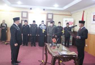 Gubernur Bengkulu Rohidin Mersyah saat Lantik Fachriza sebagai Penjabat Sekda Provinsi Bengkulu