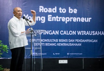 MenKopUKM Teten Masduki pada acara Road to be Young Entrepreneur (Pra Pendampingan Wirausaha) di Denpasar, Bali, Senin (14/11).