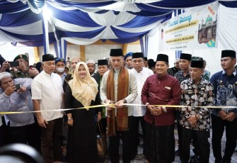 Wagubsu saat Resmikan Masjid Al-Muhajirin Kelurahan Sei Renggas