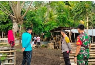 Polres dan Disnak Seluma saat Vaksin Hewan Ternak 