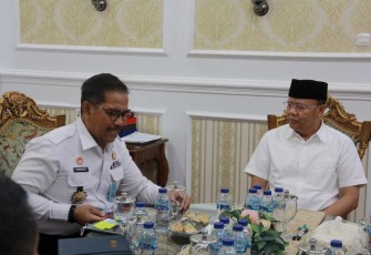 Kepala Kantor Wilayah Kementerian Hukum dan HAM Bengkulu Erfan saat audiensi bersama Gubernur Bengkulu Rohidin Mersyah di Balai Raya Semarak Bengkulu, Rabu (15/6/2022).