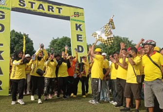 Ribuan Orang Ikuti Jalan Sehat HUT ke-58 Golkar di Kediri