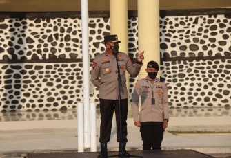 Wakapolda Bengkulu Brigjen Pol Drs. Umardani, M.Si., saat memimpin pelaksanaan Apel Pagi hari ini (01/08/22).
