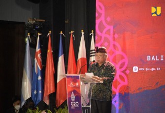 Menteri PUPR Basuki Hadimuljono saat memberikan sambutan