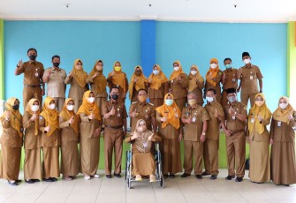 Wawako Tanjung pinang Endang saat  Foto bersama