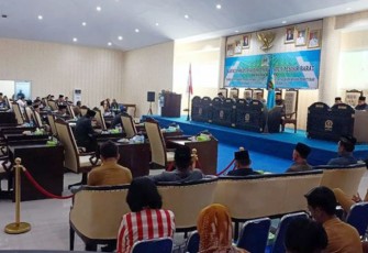 Rapat Paripurna, dengan agenda "tanggapan Fraksi-fraksi terhadap pendapat Bupati atas rancangan peraturan daerah Inisiatif DPRD Tahun Anggaran 2022". 