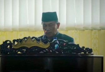Pemkab Pesibar saat beri jawaban Atas Pandangan Umum Fraksi DPRD