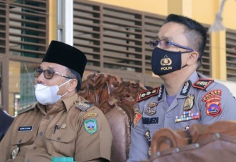 Bupati Pasaman H. Benny Utama usai mengikuti vidcon bersama kapolri di SMA 1 Lubuk Sikaping