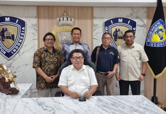 Ketua Umum Serikat Media Siber Indonesia (SMSI) Pusat Firdaus menemui Ketua Majelis Permusyawaratan Rakyat (MPR) RI Bambang Soesatyo