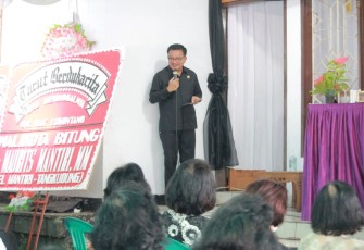 Wali Kota Bitung saat sambutan Ibadah pelepasan Max Lumintang