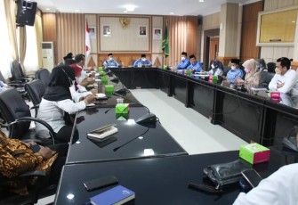 Rapat pembahasan tentang Bantuan Biaya Berobat Bagi Masyarakat Tidak Mampu/Miskin, oleh Pemprov Bengkulu