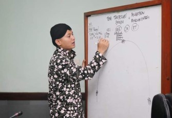 Bupati Trenggalek, Mochamad Nur Arifin, saat membedah program Dinas Pertanian dan Pangan Kabupaten Trenggalek tahun 2023, Kamis (27/1/2022) (Foto Hardi Rangga, klikwarta.com).
