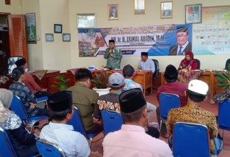 Anggota DPRD Jatim dapil XIV (Madura) Zainal Abidin, saat jaring aspirasi masyarakat, Kamis (3/2/2022).