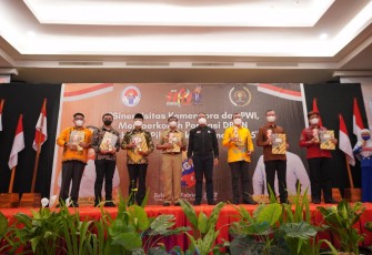 Tujuh Gubernur sebagai Inisiator Olahraga tahun 2022 terima Penghargaan dari SIWO PWI