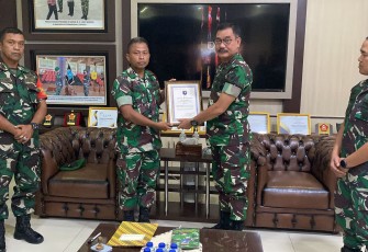 Pangdam XII/Tpr Apresiasi Babinsa Penolong Warga Korban Lakalalin
