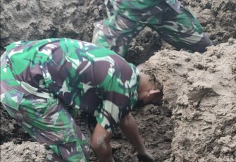 Proses evakuasi korban gempa Malampah, Pasaman