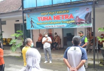 Layanan inklusi pijat refleksi di Sekretariat Daerah Kabupaten Trenggalek