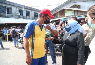 Wali Kota Tanjung Pinang saat turun langsung ke pasar ikan KUD 