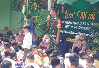 Babinsa Mengisi Ceramah Pengajian Peringatan Isra' Mi'raj