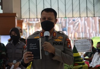 Kapolda Banten Launching Buku Menjadi Manusia Bijaksana
