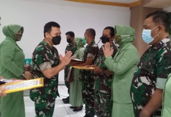 Dandim 0505/JT Berikan Ucapan Naik Pangkat dan Wisuda Purna Tugas