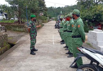 Babinsa Koramil 0805/10 Sine Berikan Pembinaan dan Pelatihan Linmas di wilayah Binaan