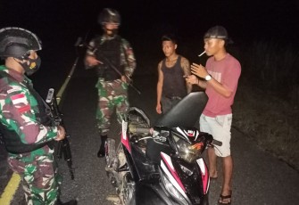 Cegah Kegiatan illegal, Satgas Perbatasan Gelar Sweeping Malam Hari
