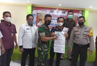 Agar Tepat Sasaran, Babinsa Cempaga Kawal Penyaluran BLT-DD