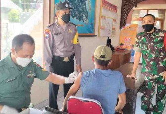 Kejar Target,  Kodim Tulungagung Gelar Vaksinasi di Balai Desa Tugu