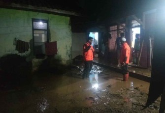 Tanggul Sungai Cikeruh Jebol, Sebanyak 600 Warga Ranca Ekek Kebanjiran
