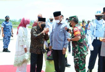 Pangdam I/BB Bersama Forkopimda Prov. Sumbar Sambut Kedatangan Wapres